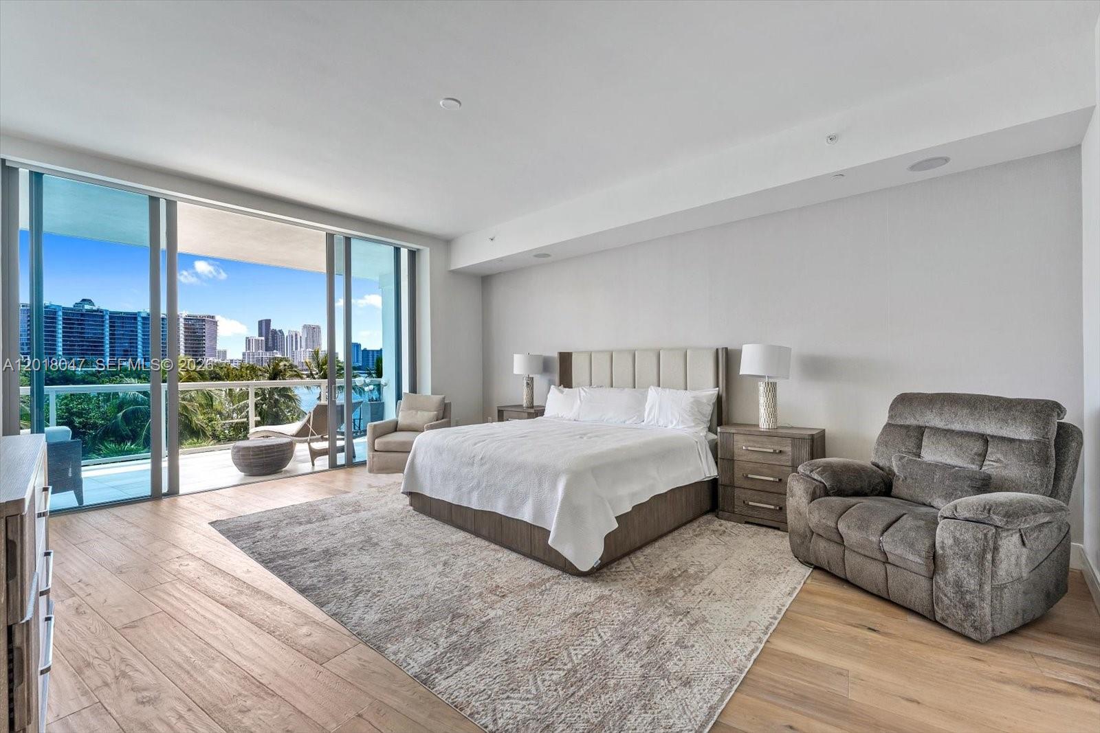 ECHO CONDO - Residential