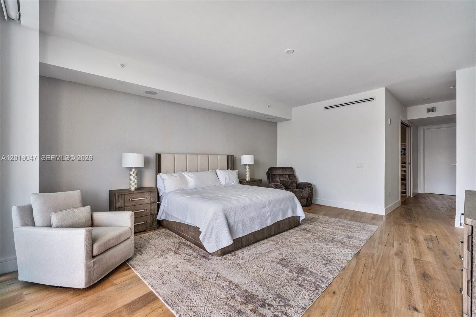 ECHO CONDO - Residential
