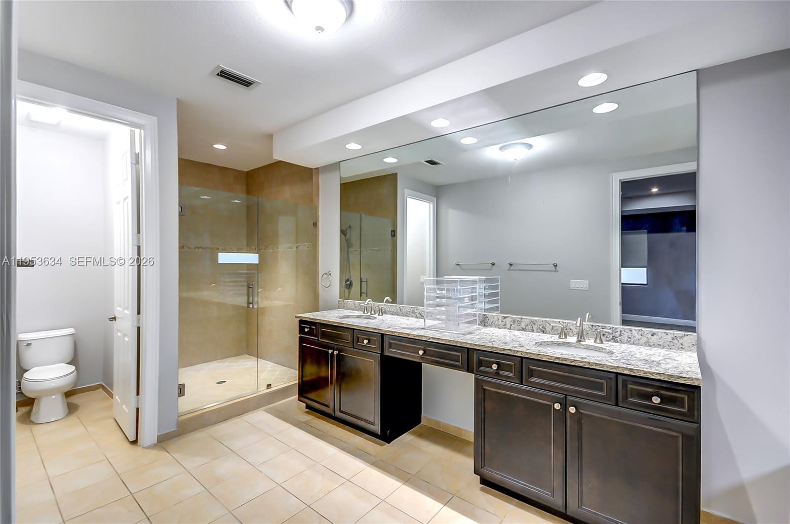 DORAL BREEZE - Residential