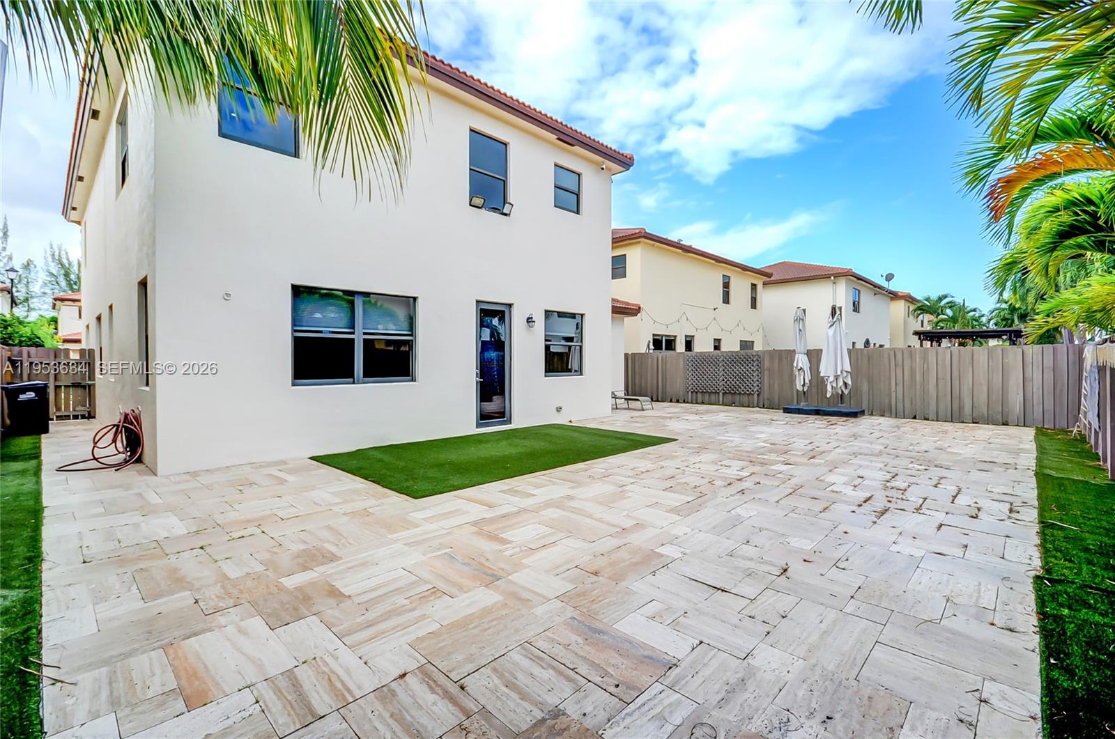 DORAL BREEZE - Residential