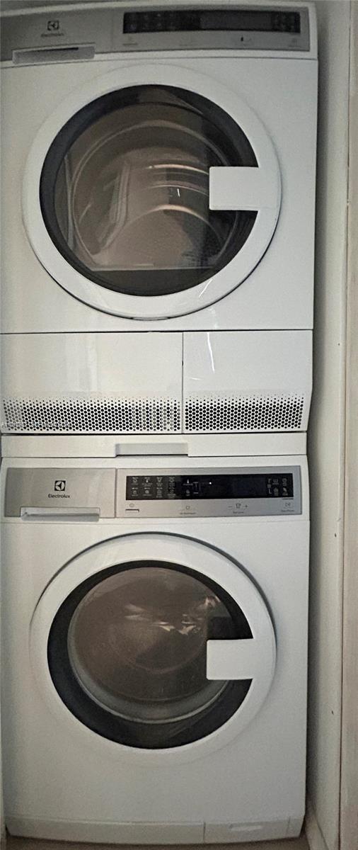 OCEANSIDE APARTMENTS CO-O - Residential