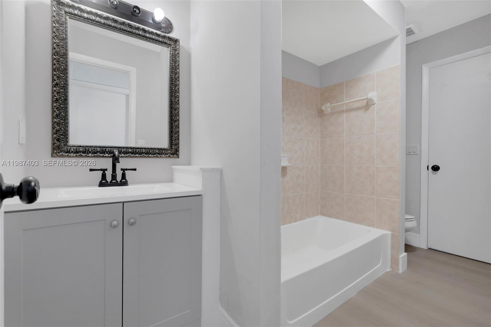 ROYAL POINCIANA CONDO - Residential Lease