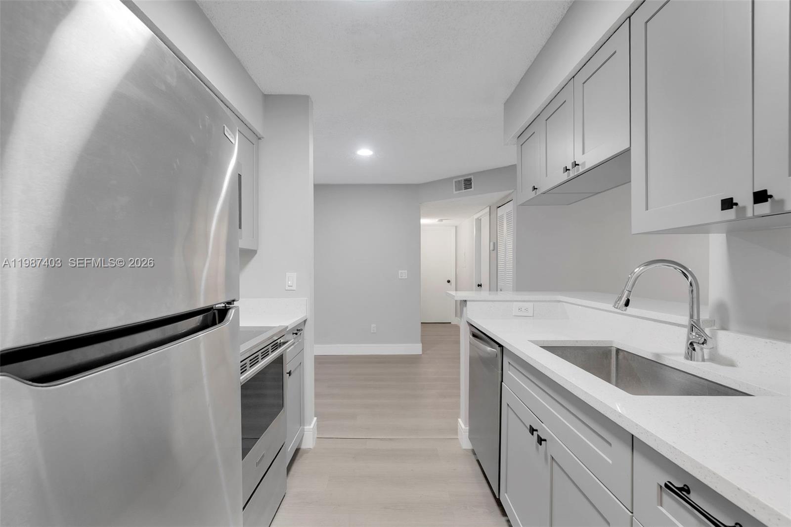 ROYAL POINCIANA CONDO - Residential Lease