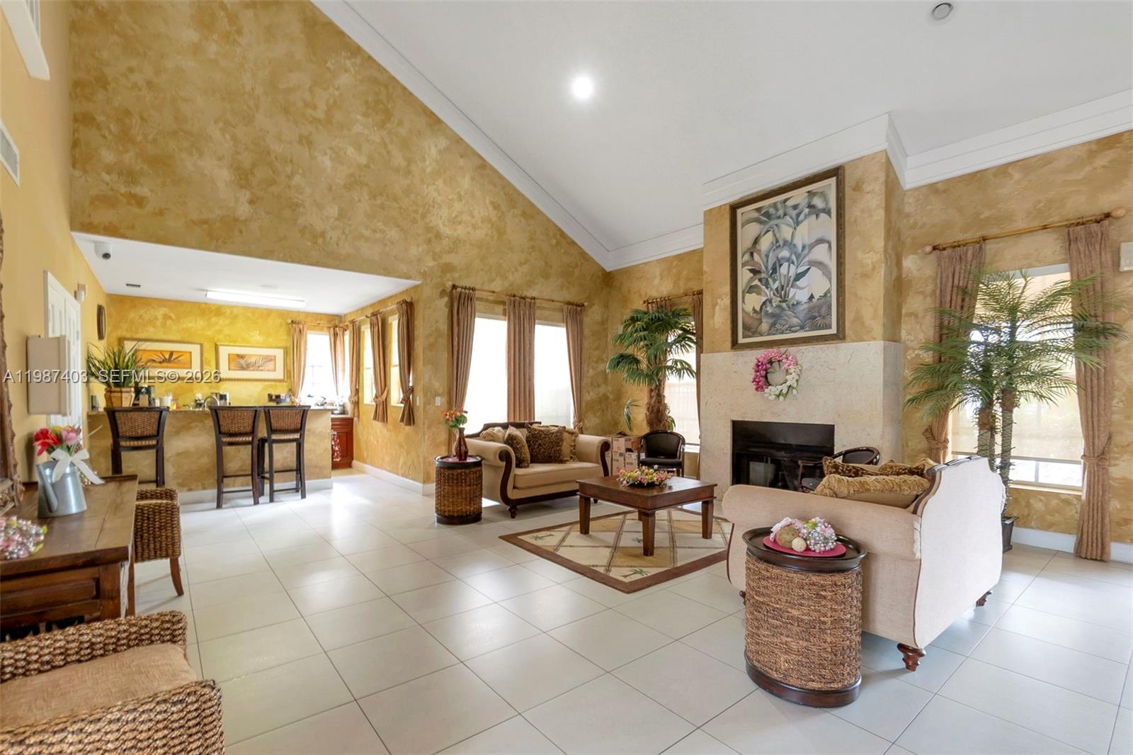 ROYAL POINCIANA CONDO - Residential Lease