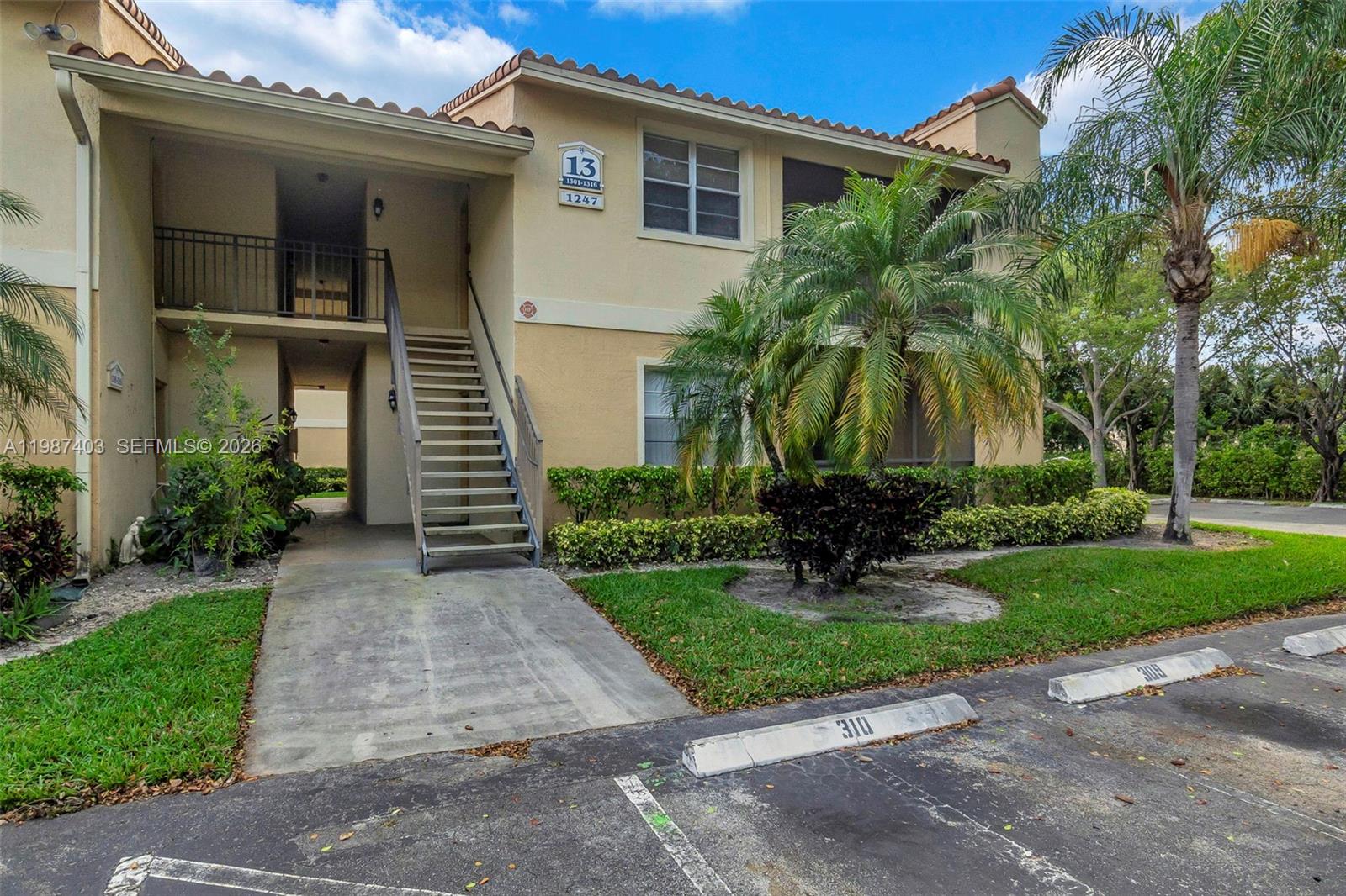 ROYAL POINCIANA CONDO - Residential Lease