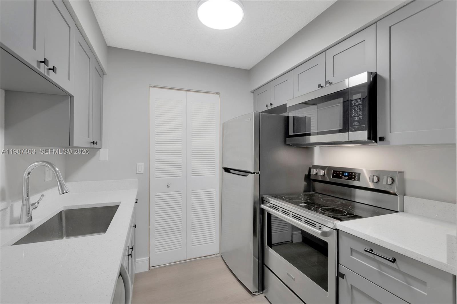 ROYAL POINCIANA CONDO - Residential Lease