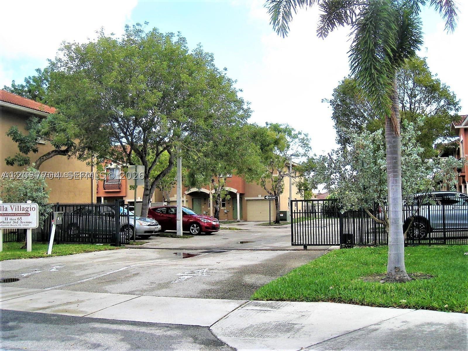 33 SE 3rd Ave