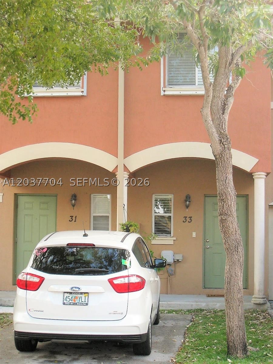 33 SE 3rd Ave
