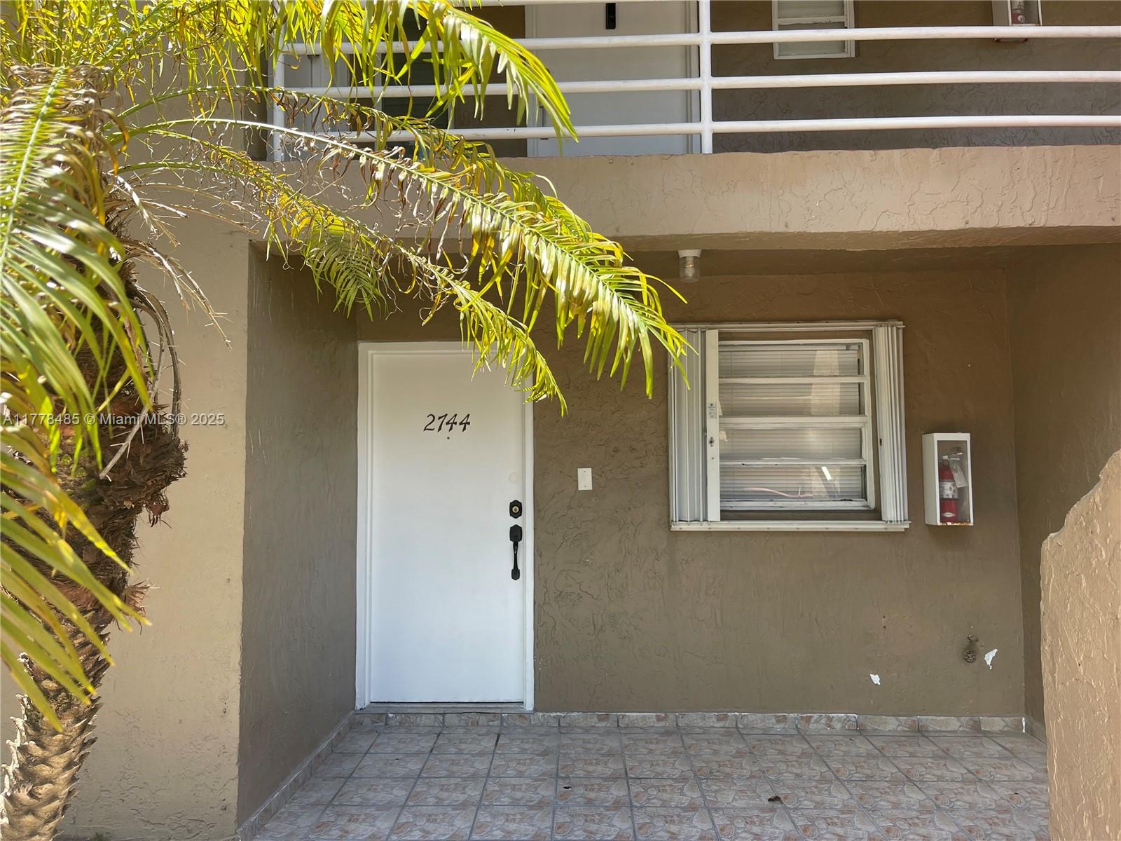 2744 W 60th St 51, Hialeah, Miami-Dade County, Florida - 3 Bedrooms  
2 Bathrooms - 