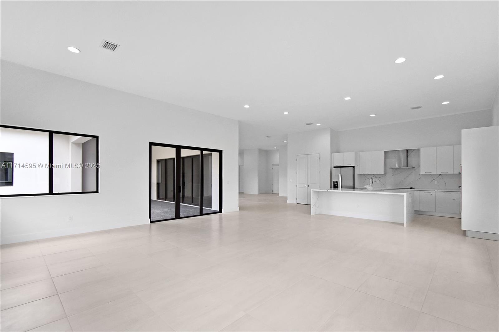 BRISTOL RESERVE - Residential