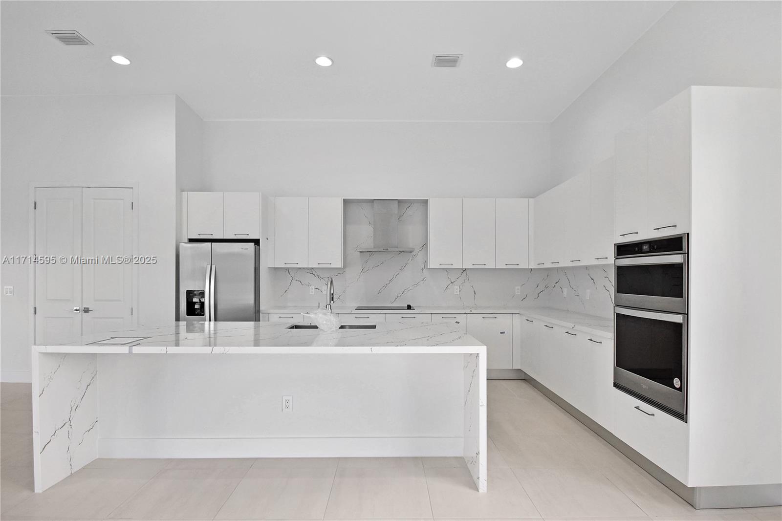 BRISTOL RESERVE - Residential