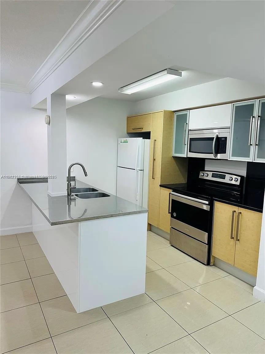 WESTLAND GARDENS CONDO - Residential Lease