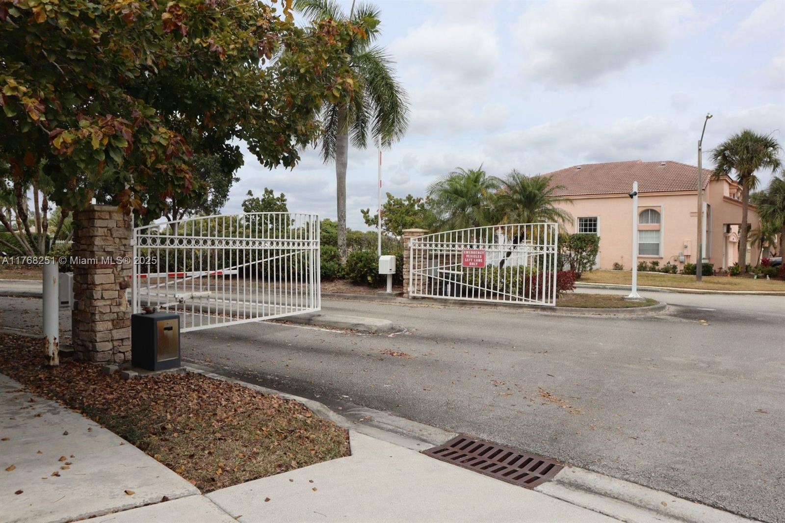 Property for Sale at Address Not Disclosed, Pembroke Pines, Miami-Dade County, Florida - Bedrooms: 3 
Bathrooms: 3  - $690,000