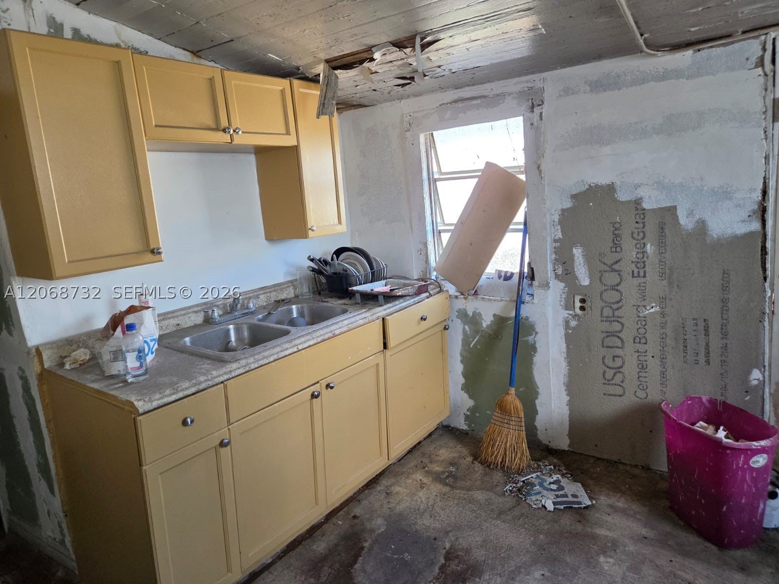 3168 NW 66th St, Miami FL 33147