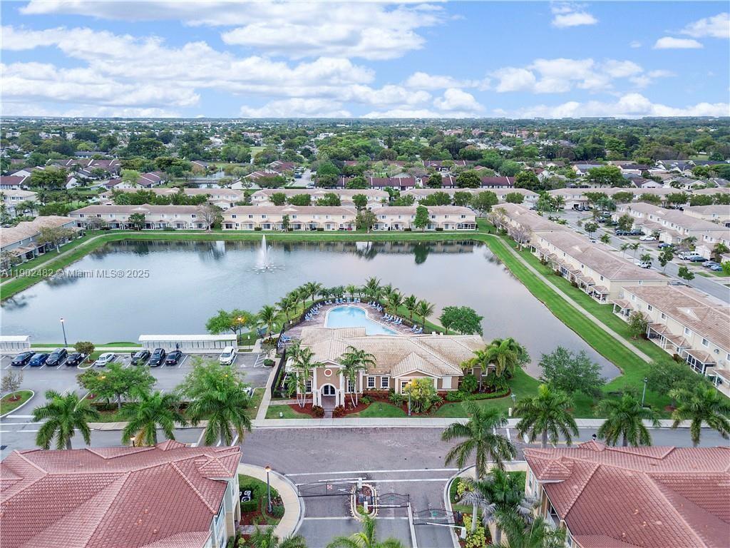 HAMPTON HILLS CONDO - Residential