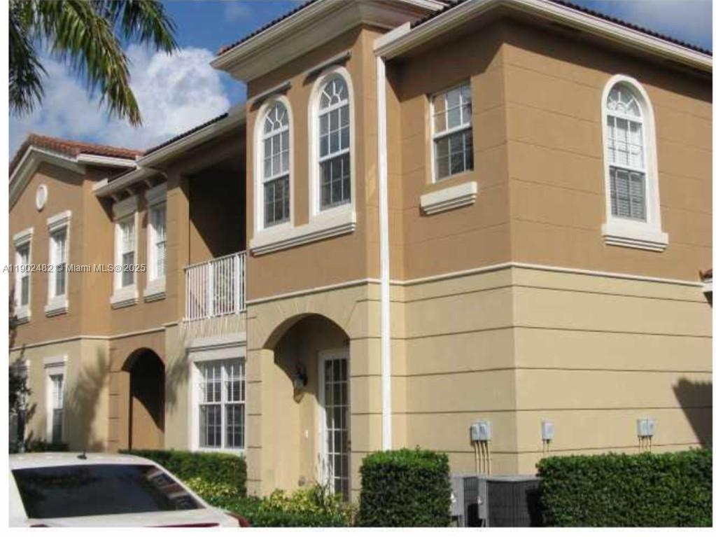 HAMPTON HILLS CONDO - Residential