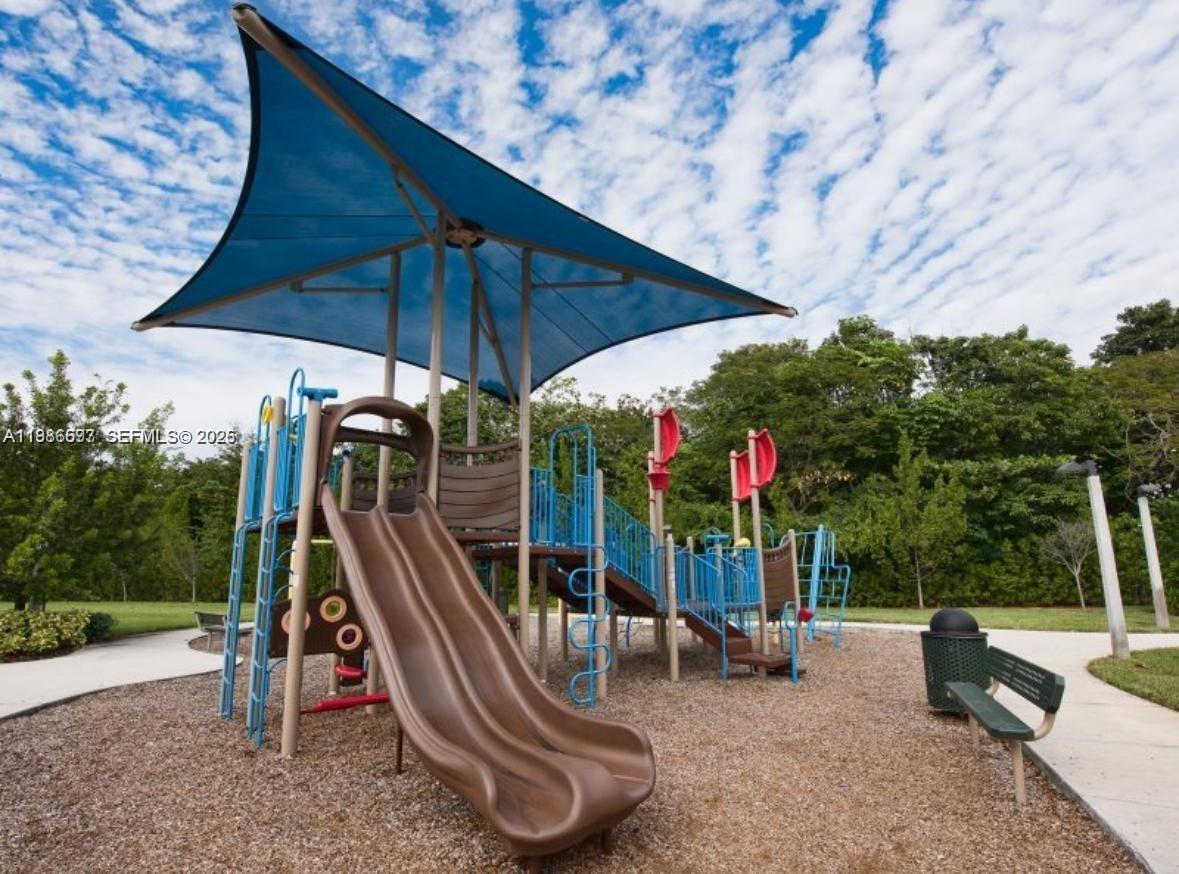 SILVER PALM EAST SEC FOUR - Residential