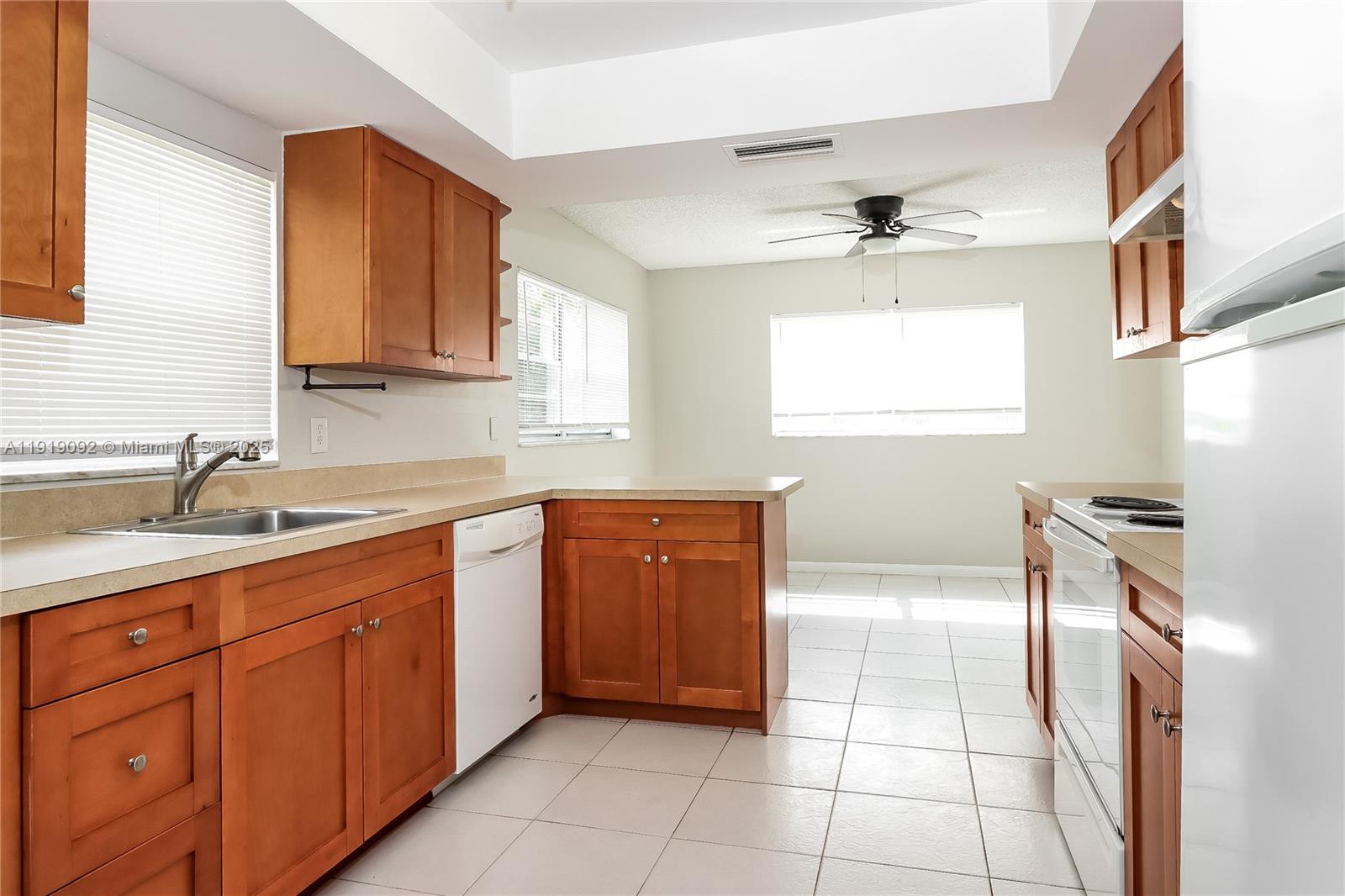 SANDALFOOT COVE SEC 7 AND - Residential Lease