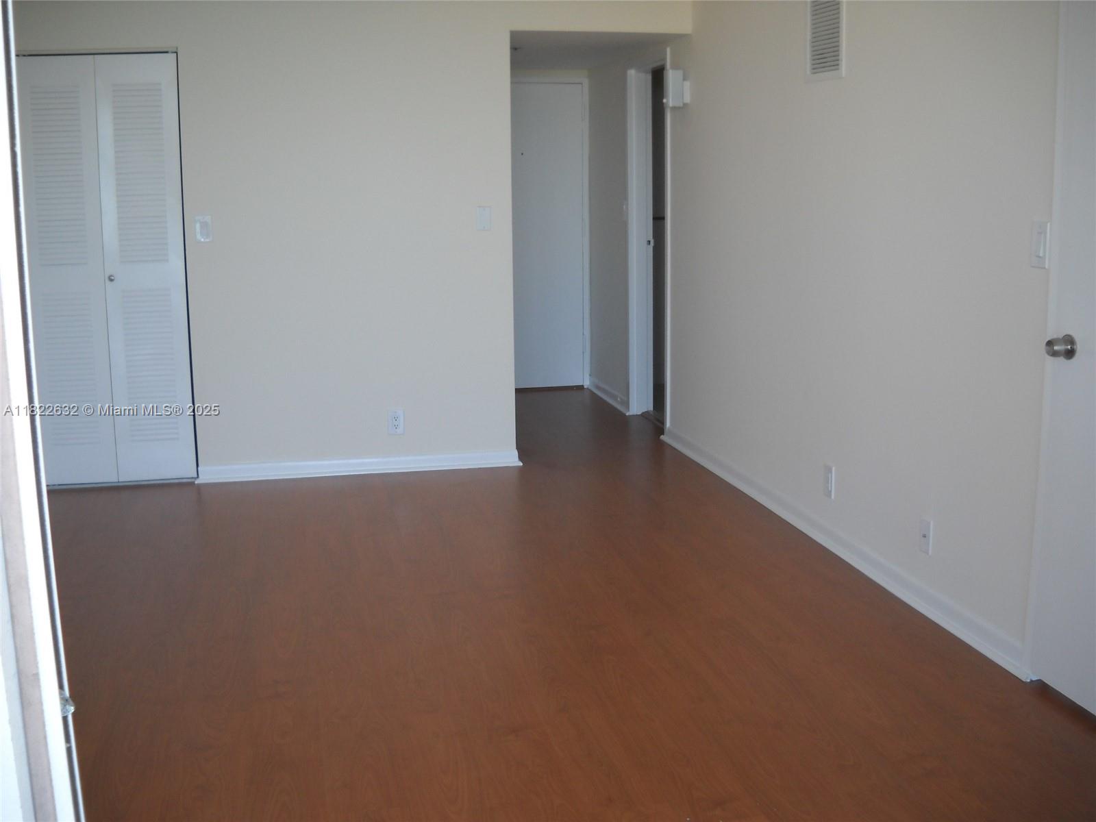 7601 E Treasure Dr 2114
