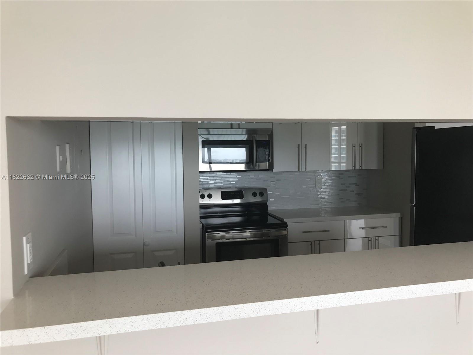 7601 E Treasure Dr 2114