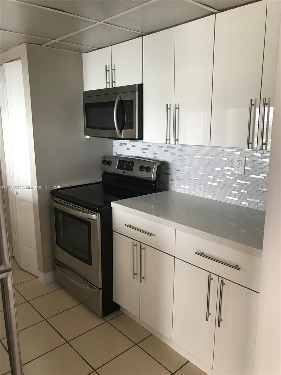 7601 E Treasure Dr 2114