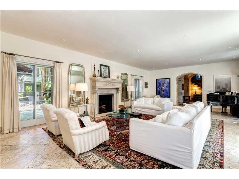 THE MOORINGS - Residential