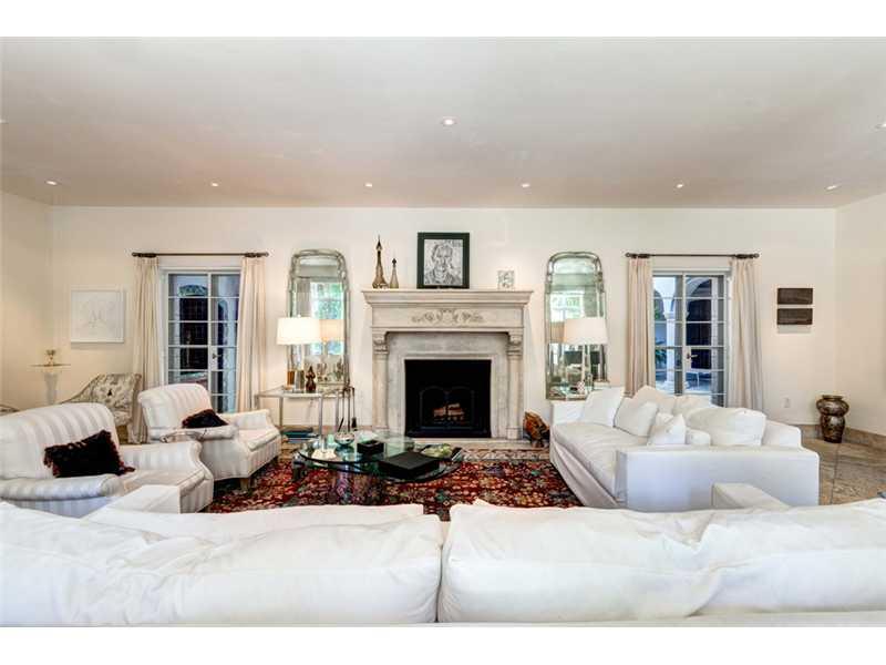 THE MOORINGS - Residential