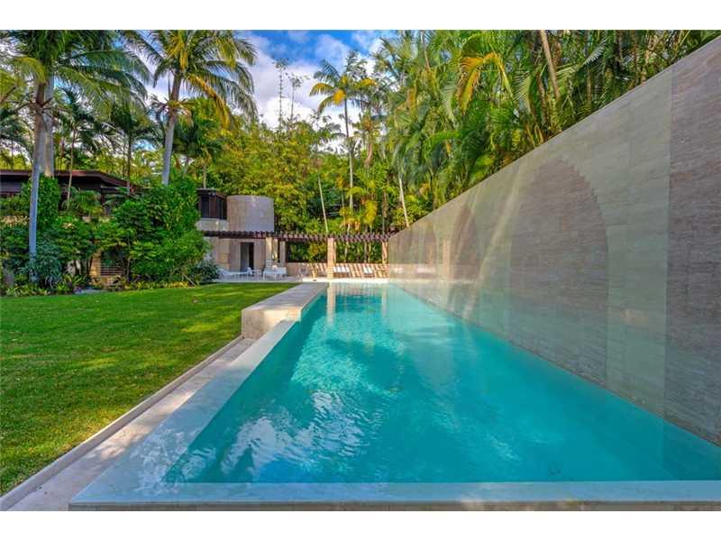 THE MOORINGS - Residential