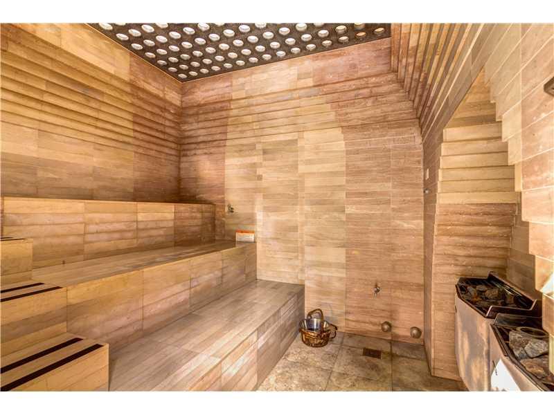 THE MOORINGS - Residential