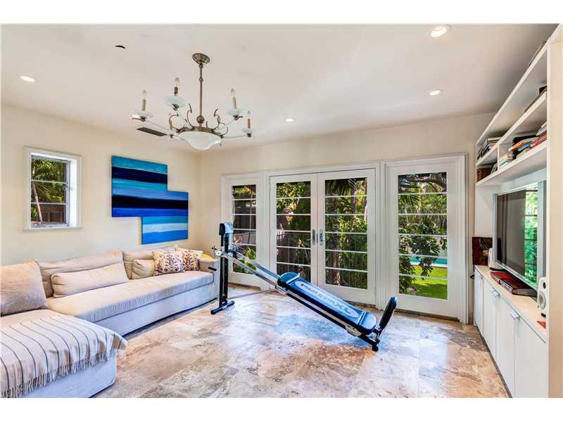 THE MOORINGS - Residential