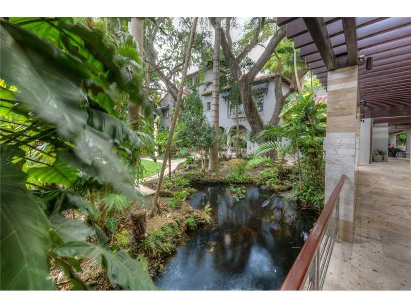 THE MOORINGS - Residential