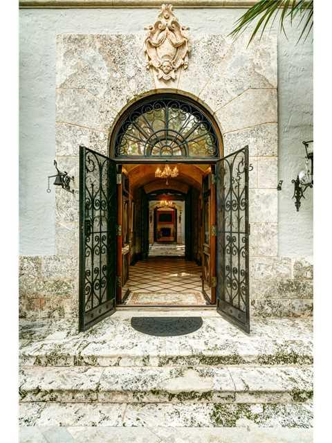 THE MOORINGS - Residential