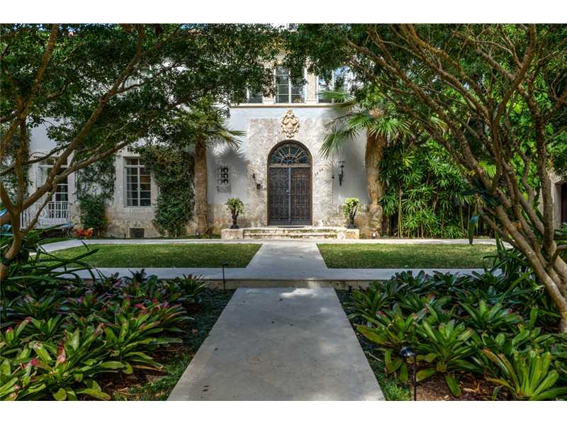 THE MOORINGS - Residential