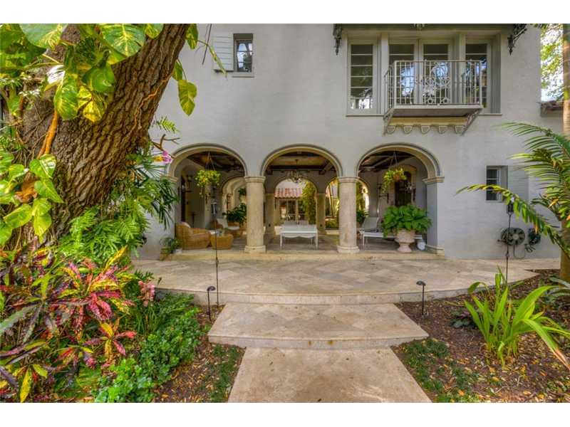 THE MOORINGS - Residential