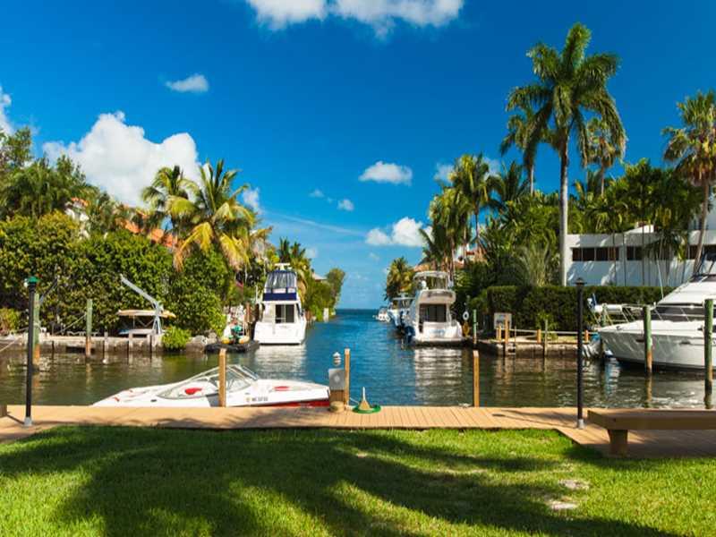 THE MOORINGS - Residential