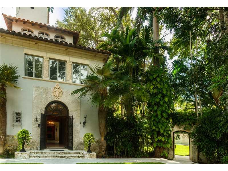 THE MOORINGS - Residential