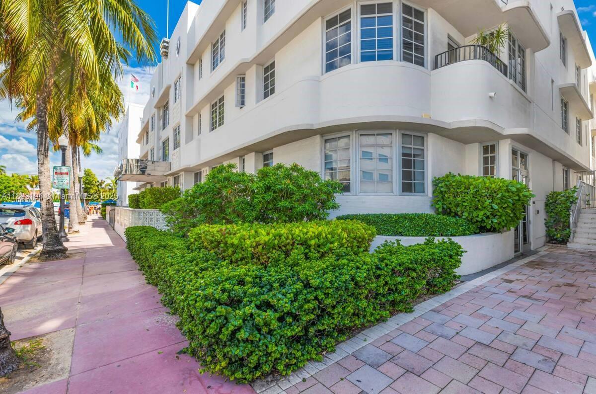 ARTECITY GOVERNOR CONDO - Residential Lease
