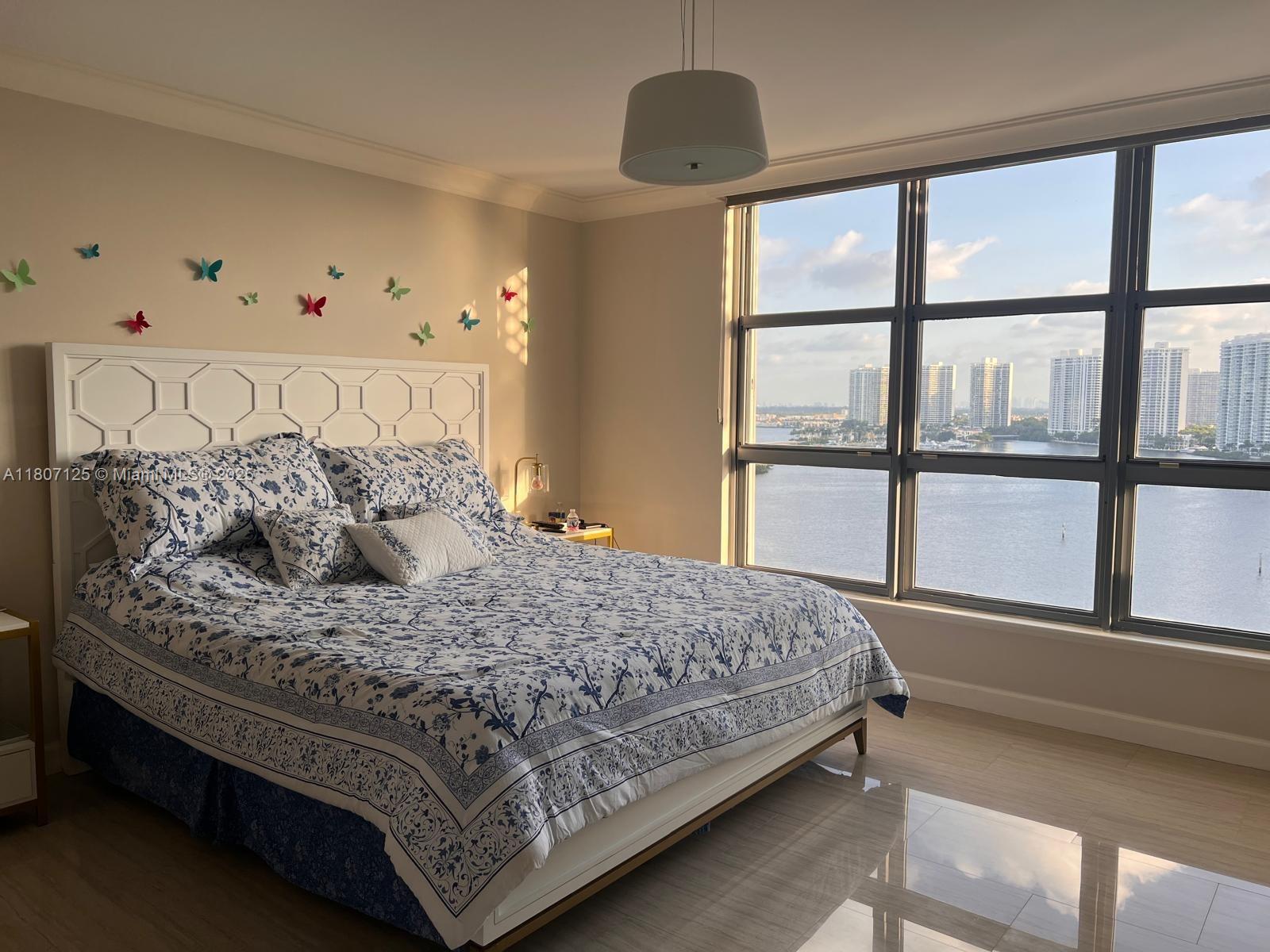 MYSTIC POINTE TOWER 500 C - Residential