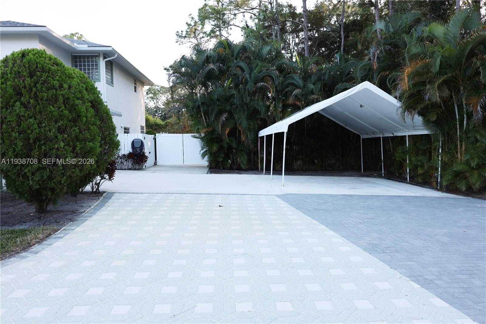 Palm Beach Country Estates - Residential