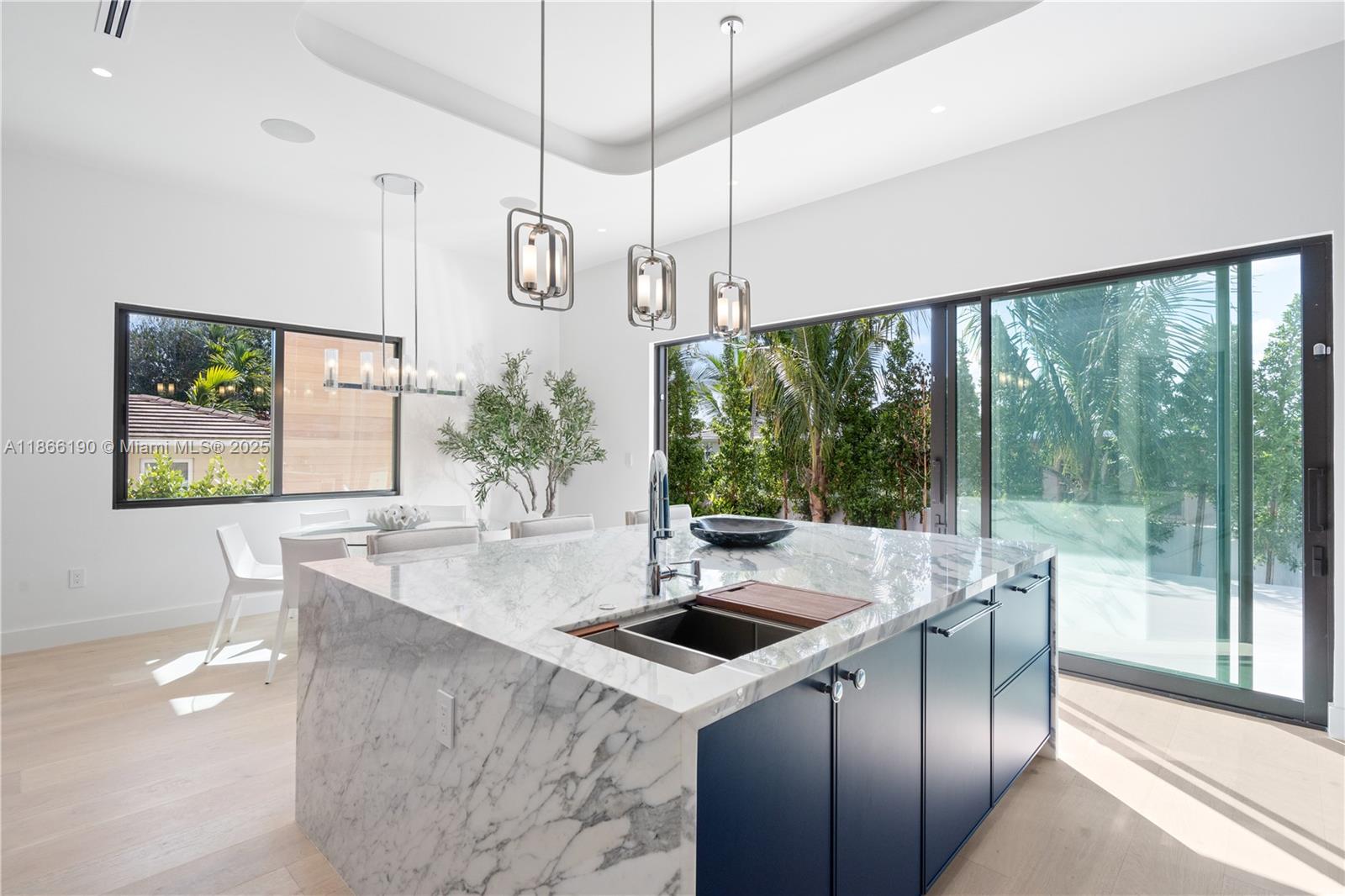 ALTOS DEL MAR NO 4 - Residential