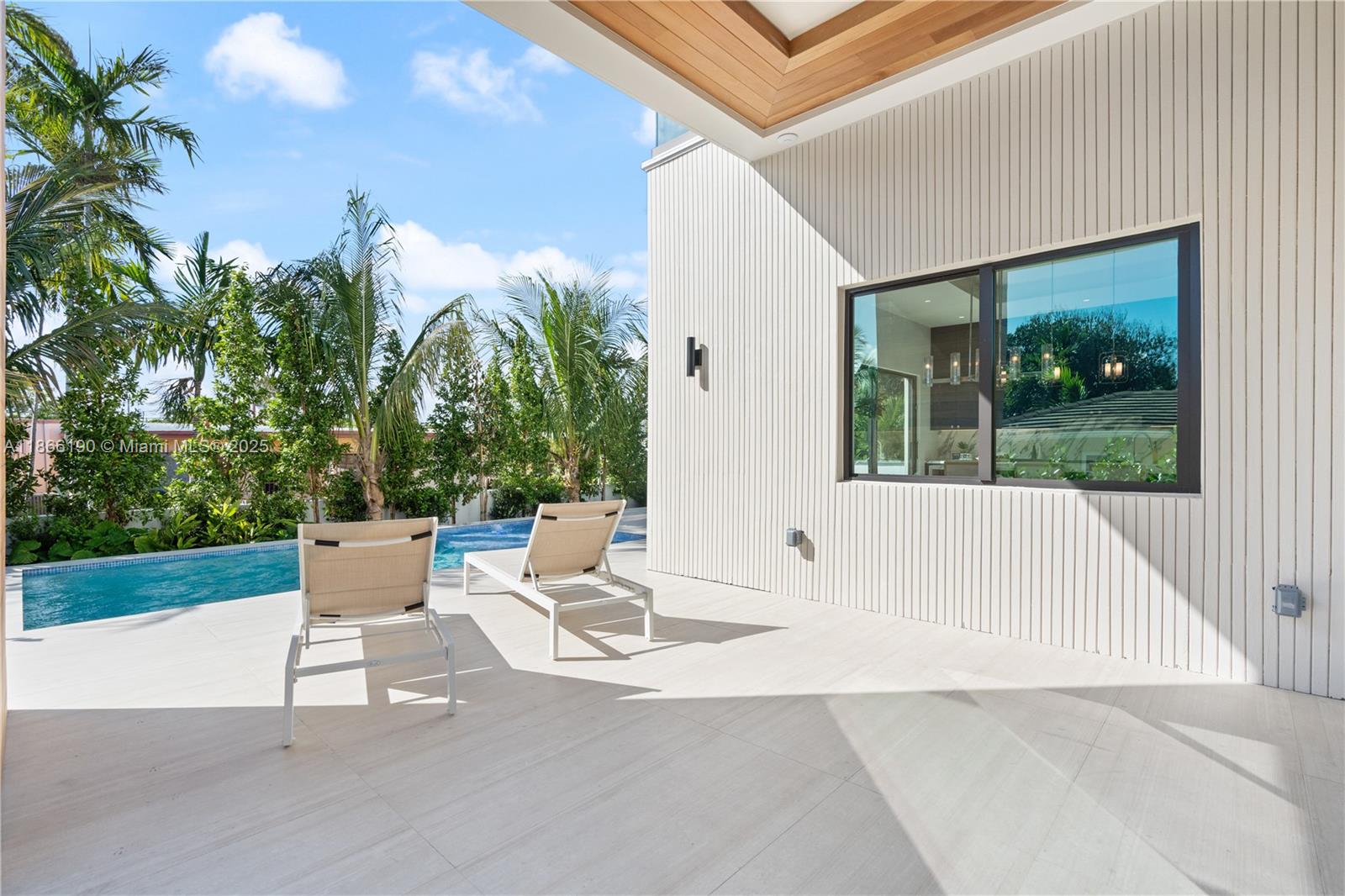 ALTOS DEL MAR NO 4 - Residential