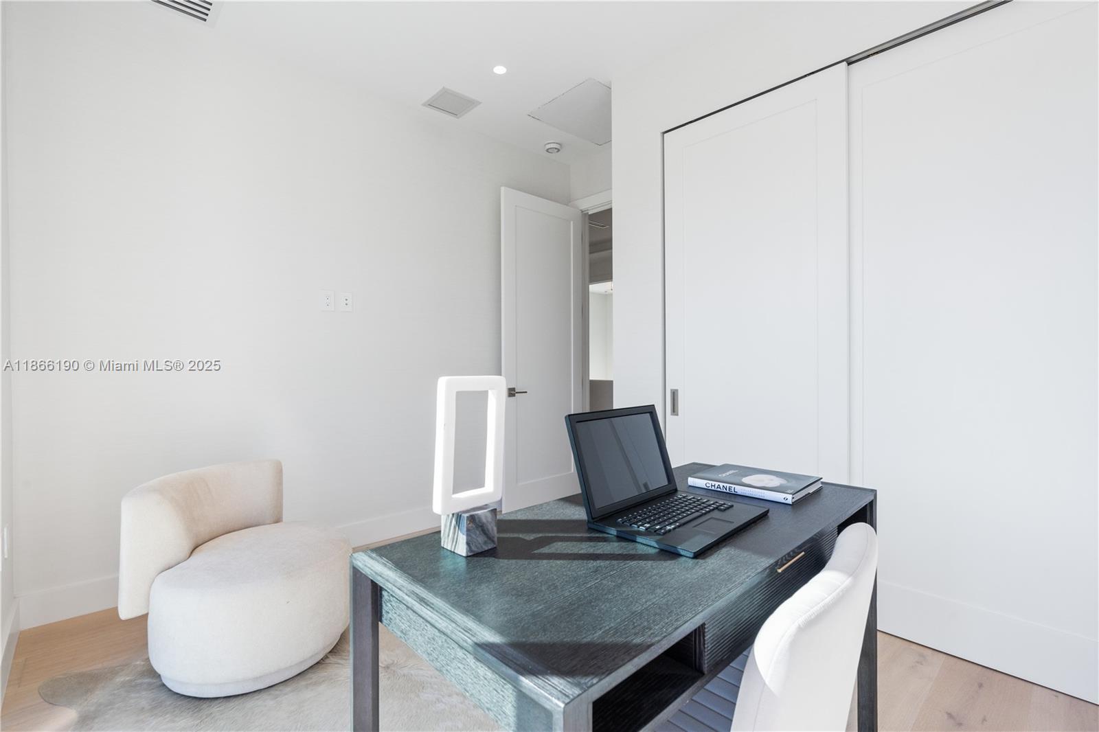 ALTOS DEL MAR NO 4 - Residential