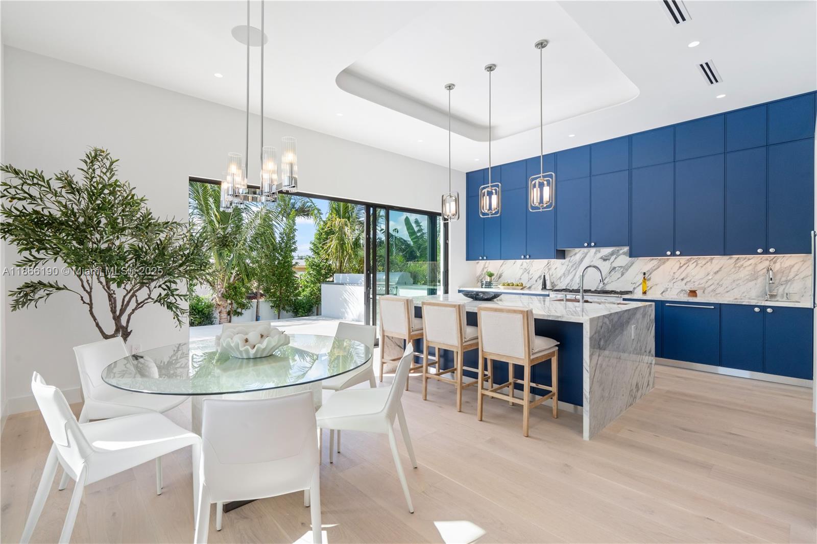 ALTOS DEL MAR NO 4 - Residential