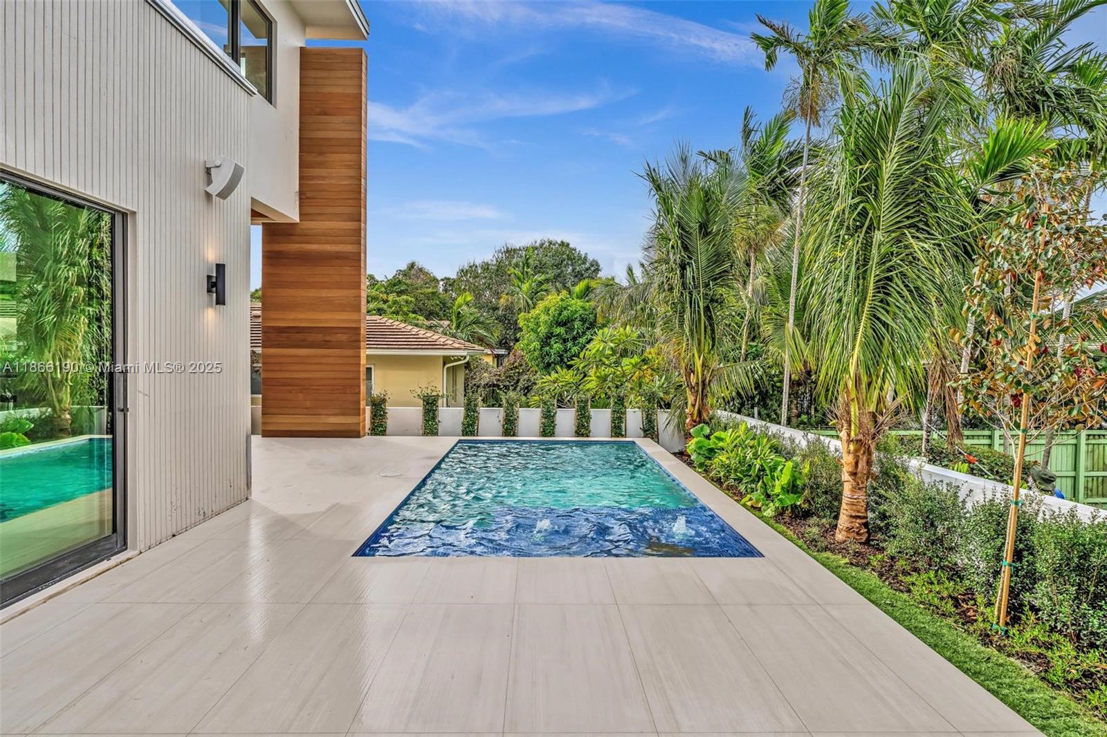 ALTOS DEL MAR NO 4 - Residential