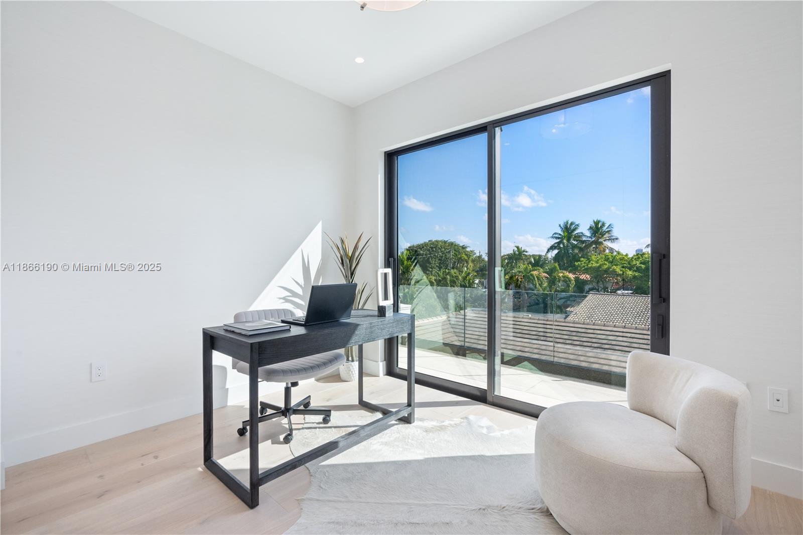 ALTOS DEL MAR NO 4 - Residential