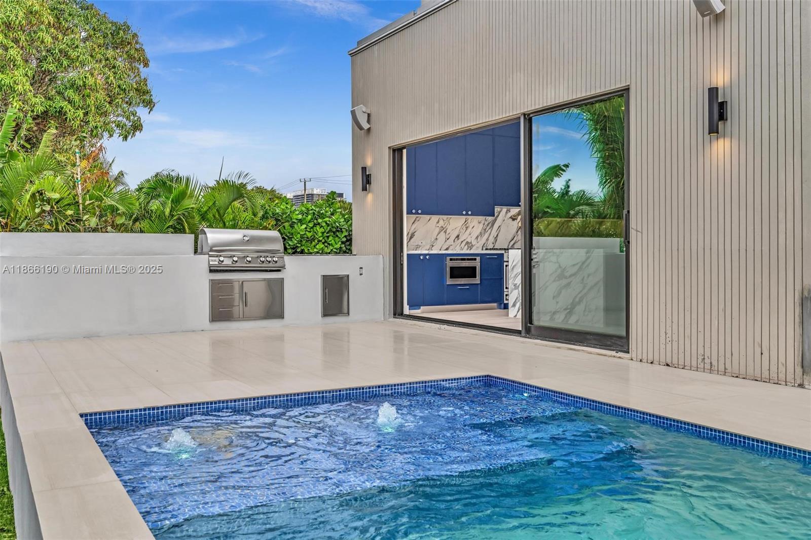 ALTOS DEL MAR NO 4 - Residential