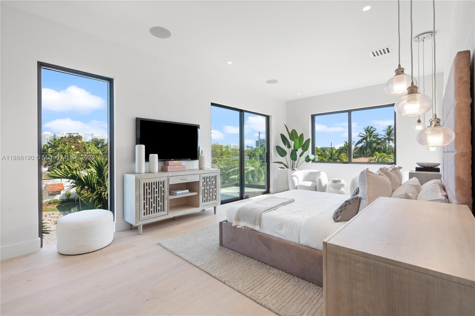 ALTOS DEL MAR NO 4 - Residential