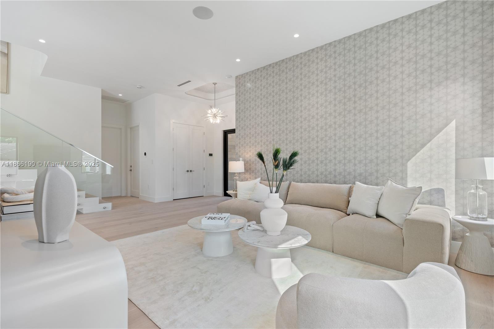 ALTOS DEL MAR NO 4 - Residential