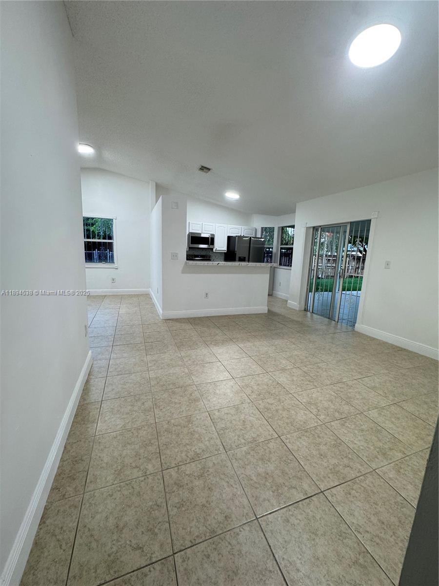NAROCA ESTATES SEC 3 - Residential Lease