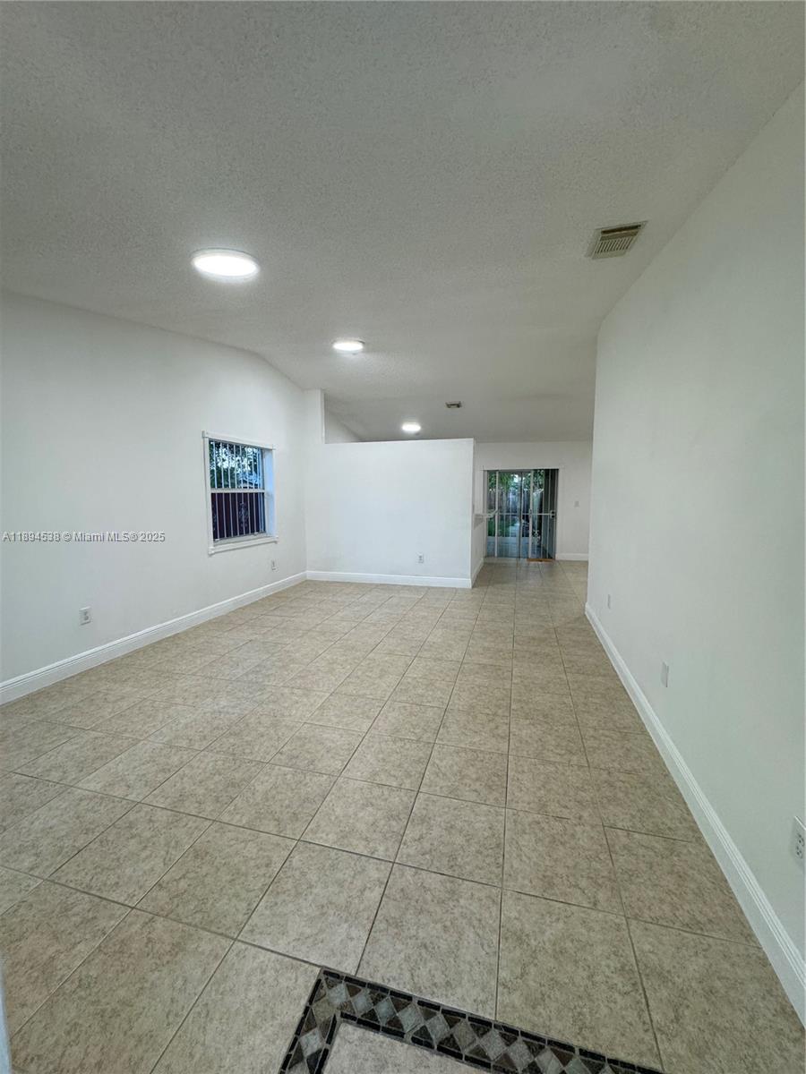 NAROCA ESTATES SEC 3 - Residential Lease